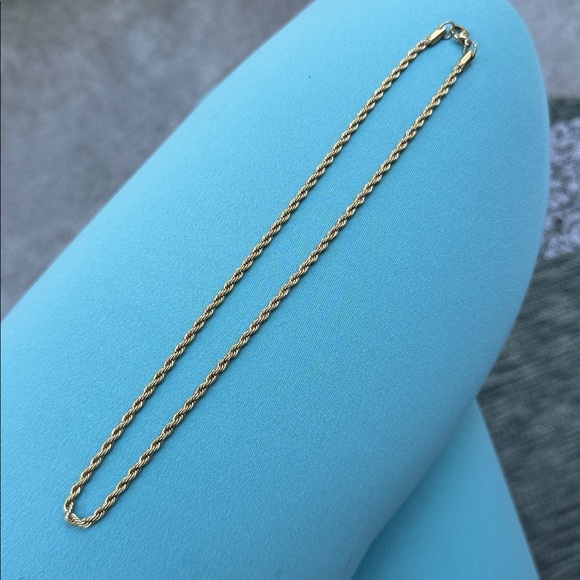Ellie Vail Jewelry • Twist Rope Chain Necklace - Picture 2 of 5